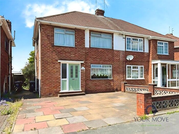 3 Bedroom Semi-detached House To Rent In Dovedale Avenue, Willenhall, West Midlands, WV12