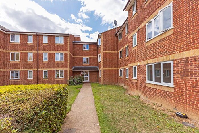 1 Bedroom Apartment For Sale In Walpole Road, Burnham, SL1