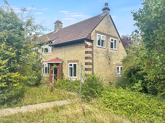 3 Bedroom Semi Detached House For Sale In Briary Lane, Royston, SG8