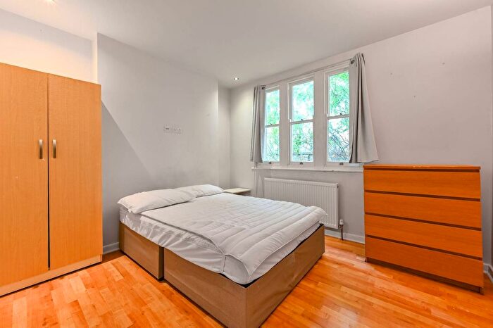 3 Bedroom Flat To Rent In Pemberton Gardens, Tufnell Park, London, N19