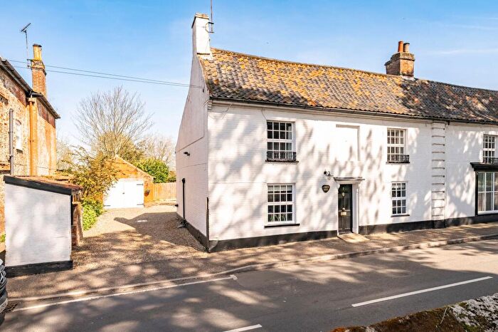 3 Bedroom Semi-Detached House For Sale In Dereham Road, Mattishall, NR20