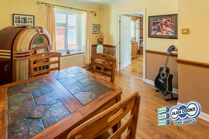 2 Bedroom Detached Bungalow For Sale In Primley Park Grove, Alwoodley, Leeds, LS17