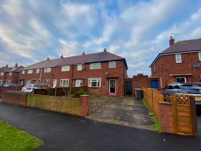 3 Bedroom End Of Terrace House To Rent In Capesthorne Road, Crewe, Cheshire, CW2