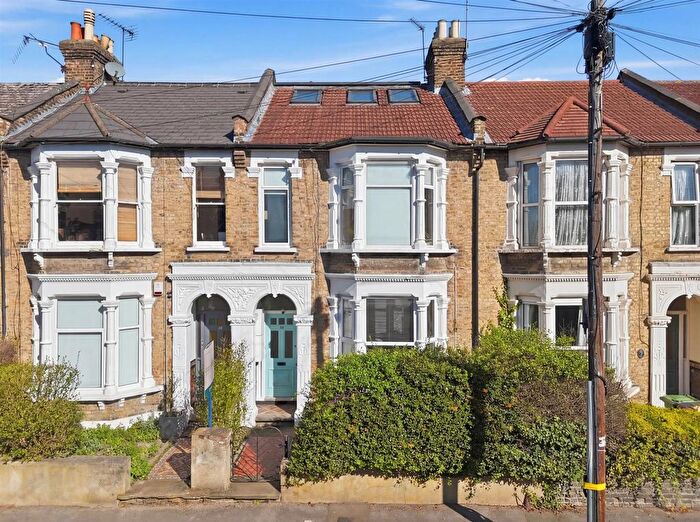 2 Bedroom Flat For Sale In Leybourne Road, Leytonstone, E11