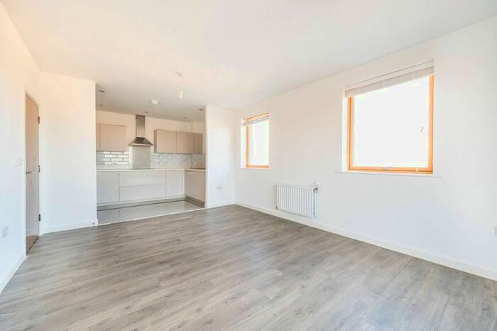 3 Bedroom Flat To Rent In Pedley House, Barking, Barking, IG11