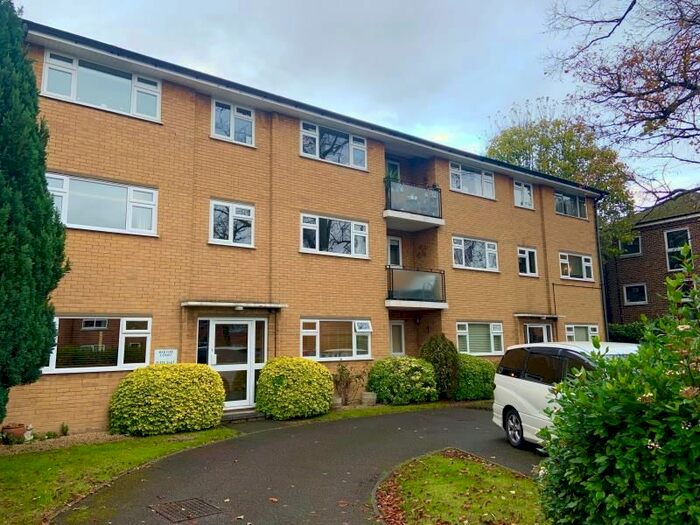 2 Bedroom Flat To Rent In Cambridge Road West, Farnborough GU14