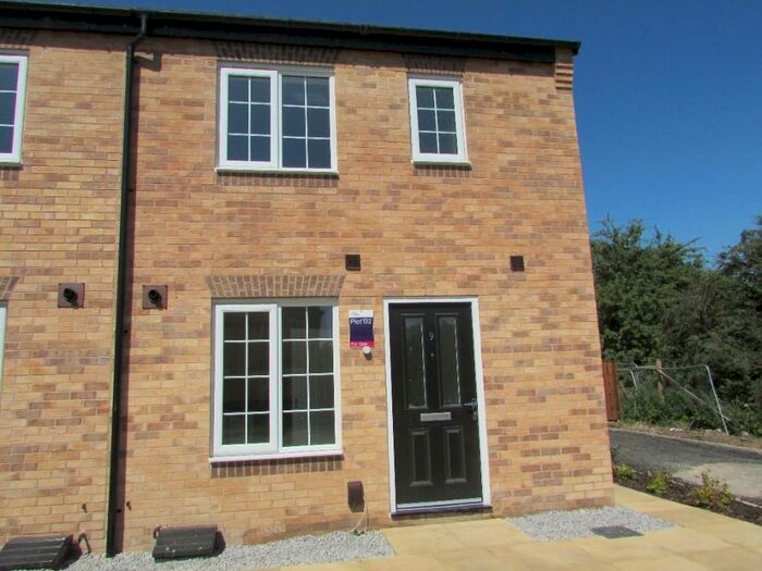 3 Bedroom Semi-Detached House To Rent In Hazel Road, Leeds, West Yorkshire, LS14