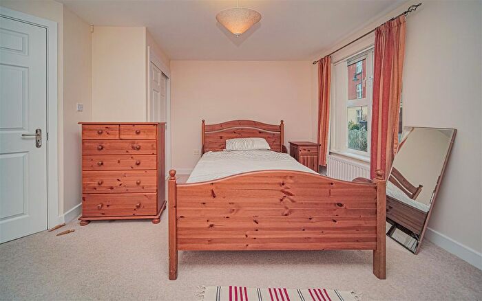 2 Bedroom Flat For Sale In Foundry Close, Melksham, SN12