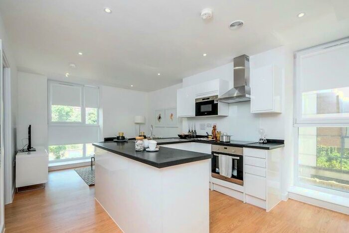 1 Bedroom Flat To Rent In Sydenham Road, South Croydon, Surrey, CR0