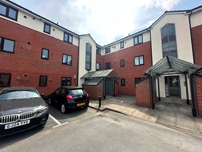 2 Bedroom Flat To Rent In Dean Court, Town Centre, Bolton, BL1