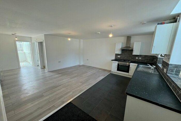 2 Bedroom Flat To Rent In Middlewich Street, Crewe, CW1