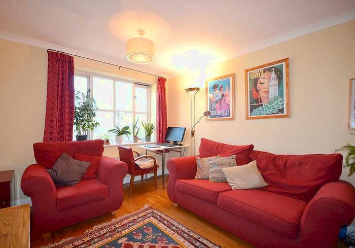 2 Bedroom Apartment To Rent In Park Road, Crouch End, London, N8