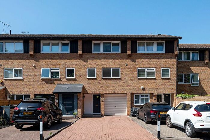 3 Bedroom Terraced House To Rent In Railway Approach, Twickenham, TW1