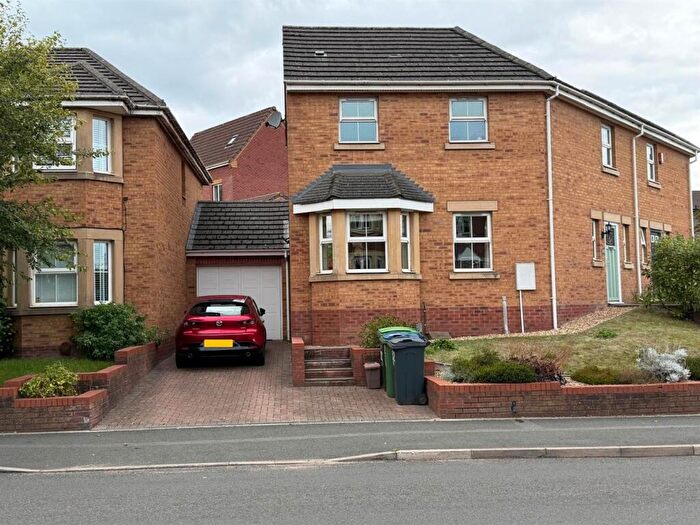 3 Bedroom Semi-Detached House For Sale In Oldacre Road, Oldbury, B68