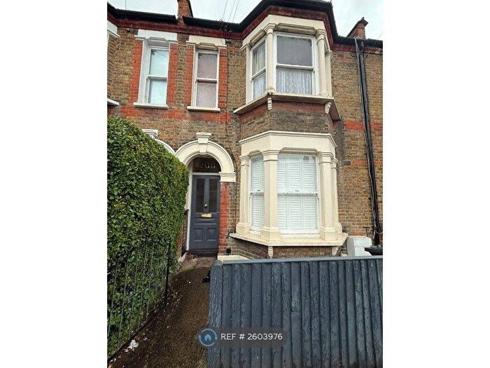2 Bedroom Flat To Rent In Leahurst Road, London, SE13