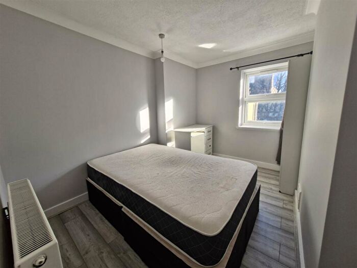 5 Bedroom Terraced House For Sale In Norwood Road, Reading, RG1