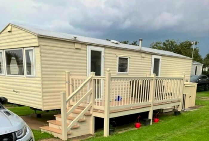 3 Bedroom Mobile/park Home For Sale In Waxholme Road, Withernsea, HU19
