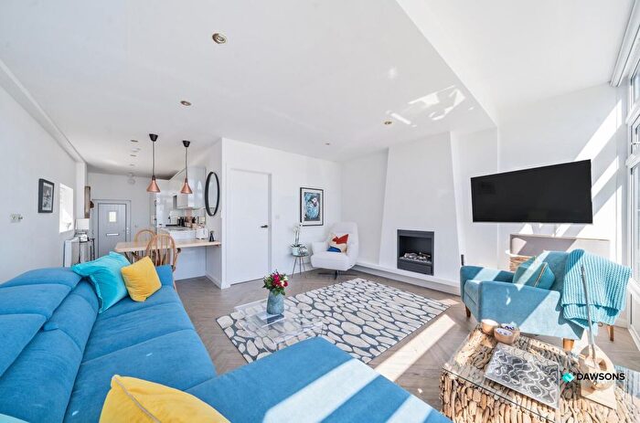 1 Bedroom Flat For Sale In Redcliff Apartments, Caswell Bay, Swansea, SA3