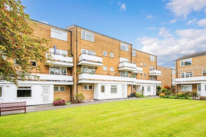 2 Bedroom Apartment For Sale In Well House, Woodmansterne Lane, Banstead, SM7