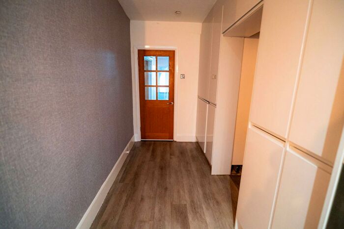 3 Bedroom Semi-Detached House For Sale In Woodford Green Road, Birmingham, B28