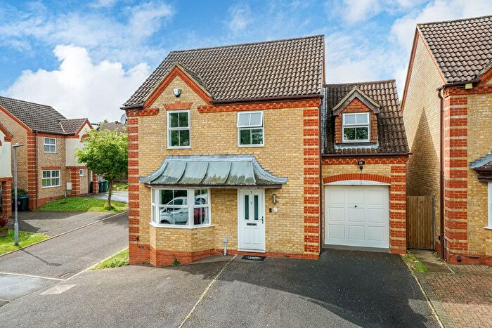 4 Bedroom Detached House To Rent In Jasmin Way, Hemel Hempstead, HP1
