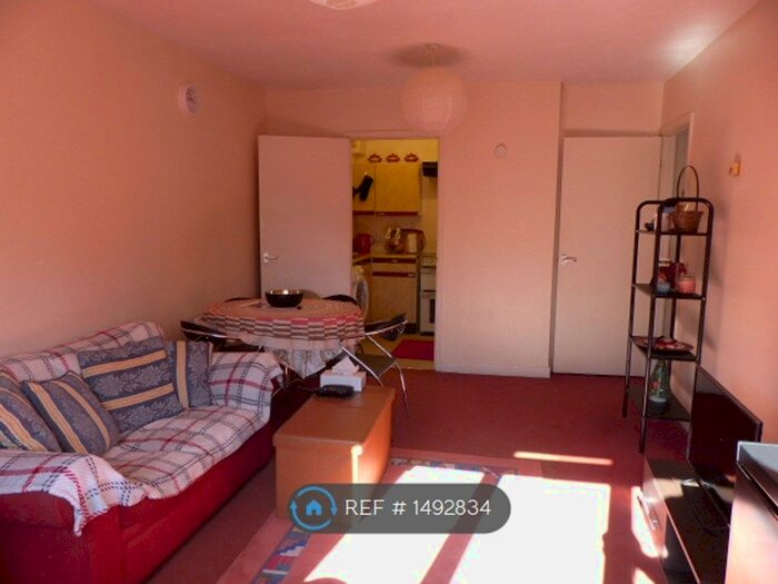 1 Bedroom Flat To Rent In Southgate, Crawley, RH10