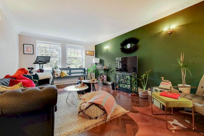 2 Bedroom Flat To Rent In Wimbledon Park Side, Wimbledon Common, London, SW19