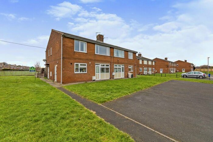 2 Bedroom Flat To Rent In Belmont Avenue, Barnsley, South Yorkshire, S71