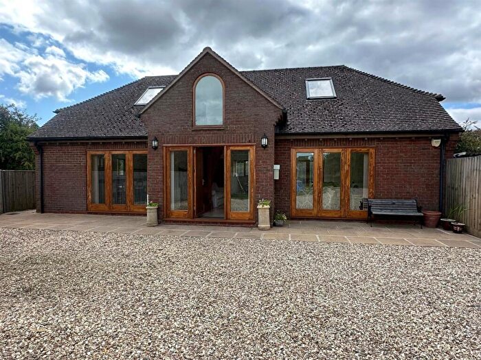 1 Bedroom Apartment To Rent In High Street, Cumnor, Oxford, OX2