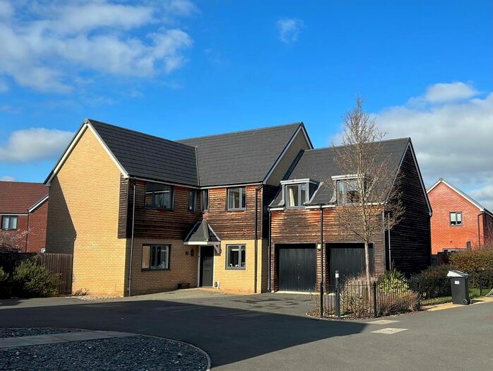 5 Bedroom Detached House To Rent In Robinson Close, Wootton, MK43