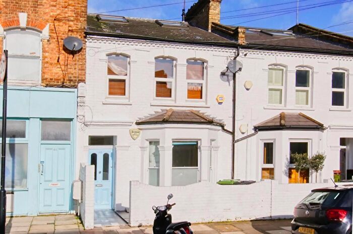 2 Bedroom Flat To Rent In Sherbrooke Road, Fulham, SW6