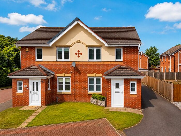 3 Bedroom Semi Detached House For Sale In Moat House Way, Conisbrough, Doncaster, DN12