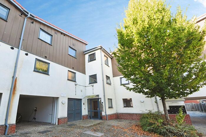 1 Bedroom Flat For Sale In Splash Court, Braintree, Essex, CM7