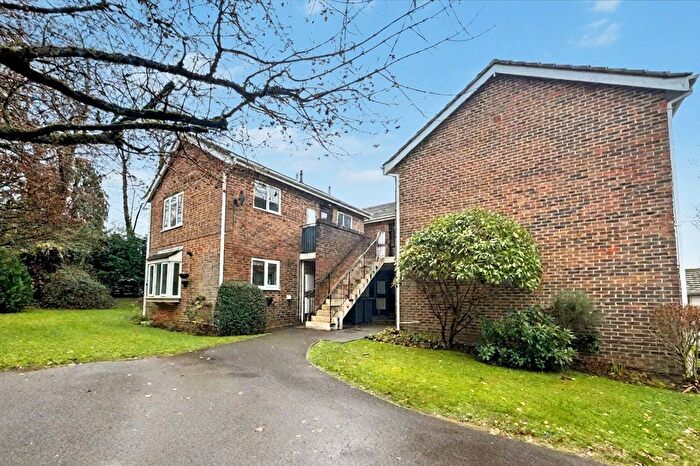 1 Bedroom Flat To Rent In Upper Heyshott, Petersfield, Hampshire, GU31
