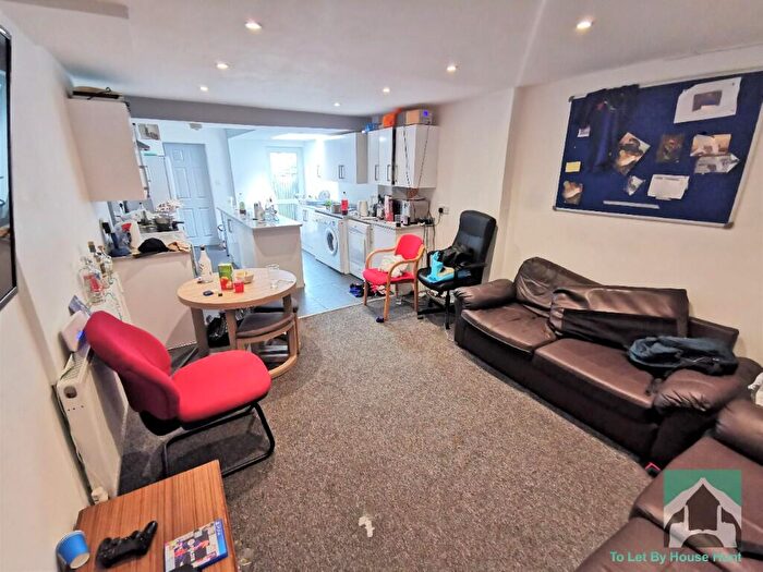 5 Bedroom Terraced House To Rent In Newton Grove, Dartmouth Road, Birmingham, B29