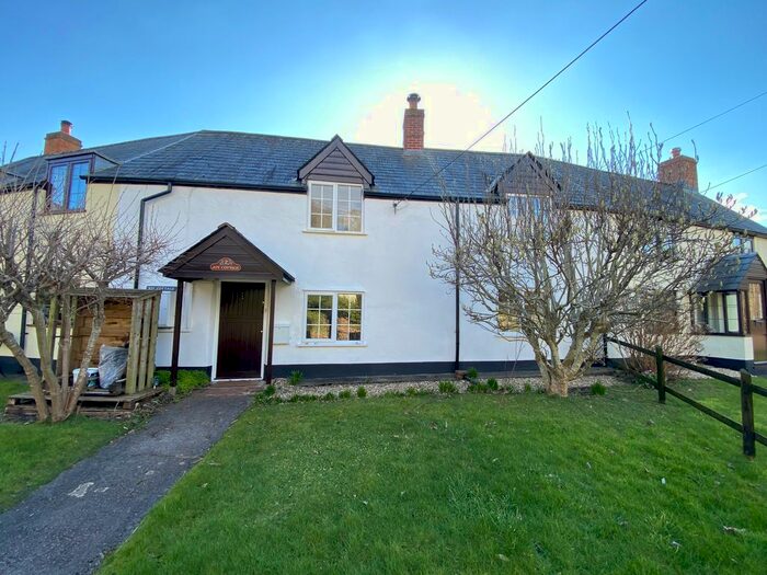 2 Bedroom Cottage To Rent In Torre, Watchet, TA23
