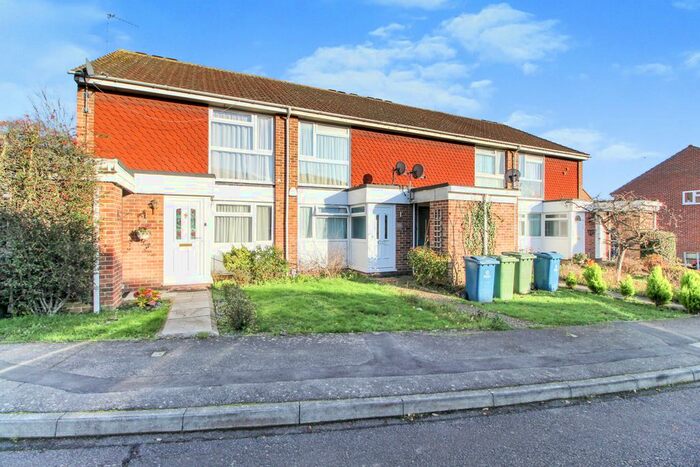 1 Bedroom Maisonette To Rent In Beeton Close, Hatch End, HA5