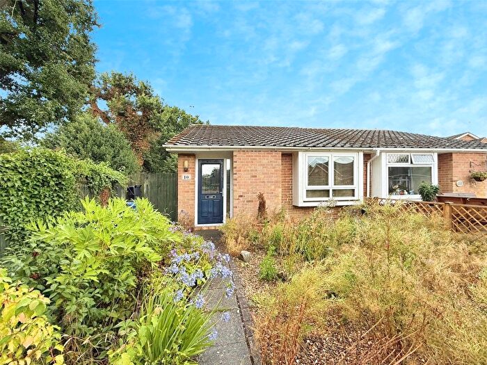 2 Bedroom Bungalow For Sale In Knightswood, Bracknell, Berkshire, RG12