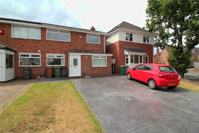 3 Bedroom Semi-Detached House To Rent In Langley Hall Road, Solihull, West Midlands, B92