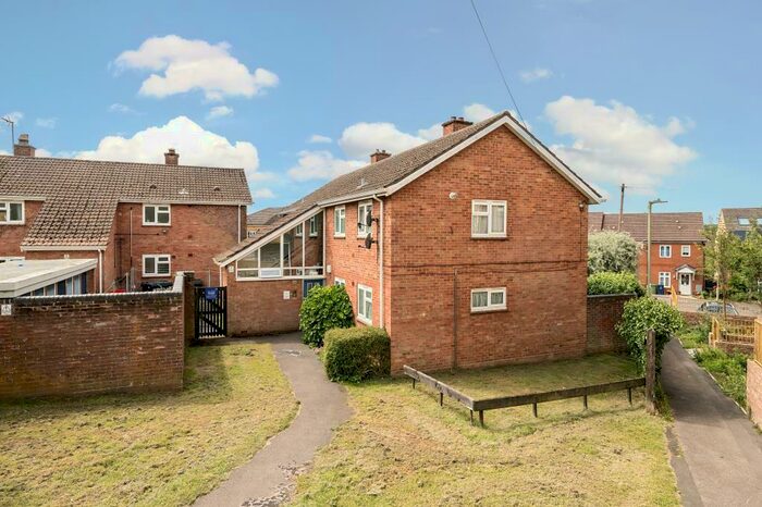 1 Bedroom Apartment To Rent In The Oval, Rose Hill, OX4