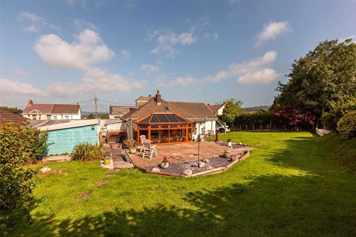 3 Bedroom Bungalow For Sale In Wernoleu Road, Ammanford, Carmarthenshire, SA18
