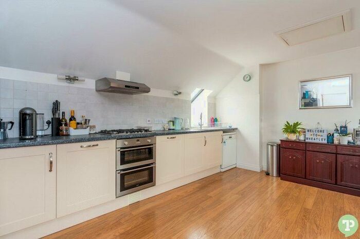 2 Bedroom Apartment To Rent In Holloway Road, Wheatley, OX33