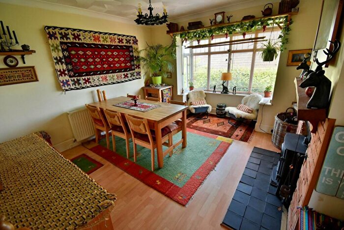 3 Bedroom Detached House For Sale In Christchurch Road, West Parley, Ferndown, BH22