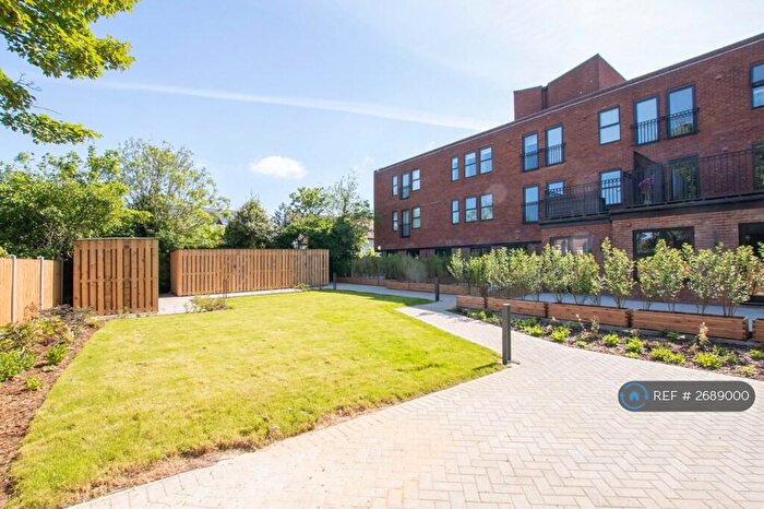 2 Bedroom Flat To Rent In High Street, Billericay, CM12