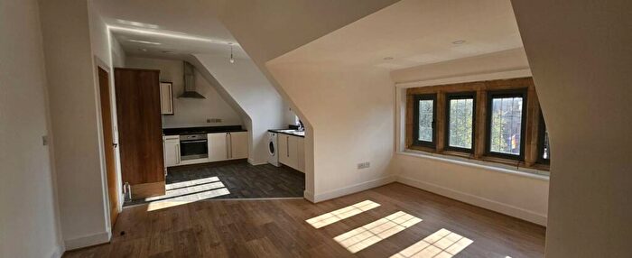 3 Bedroom Flat To Rent In Barking Road, East Ham, E6