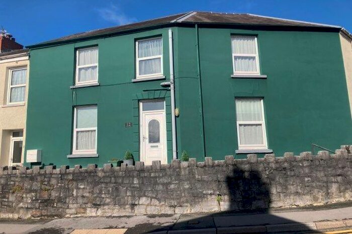 3 Bedroom Property To Rent In Teras Francis, Caerfyrddin, SA31