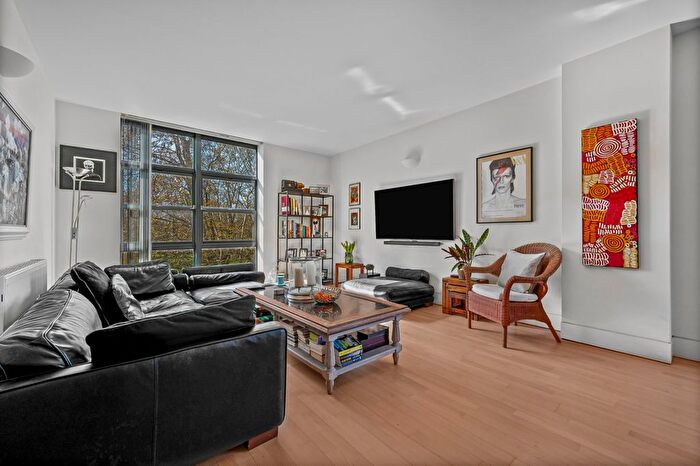 2 Bedroom Flat For Sale In Pilgrim House, Mayflower Street, SE16