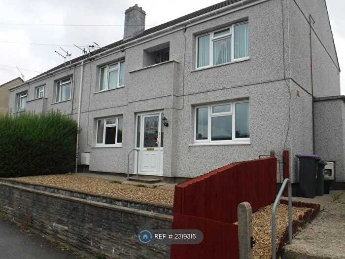 2 Bedroom Flat To Rent In Glosters Parade, Pontypool, NP4
