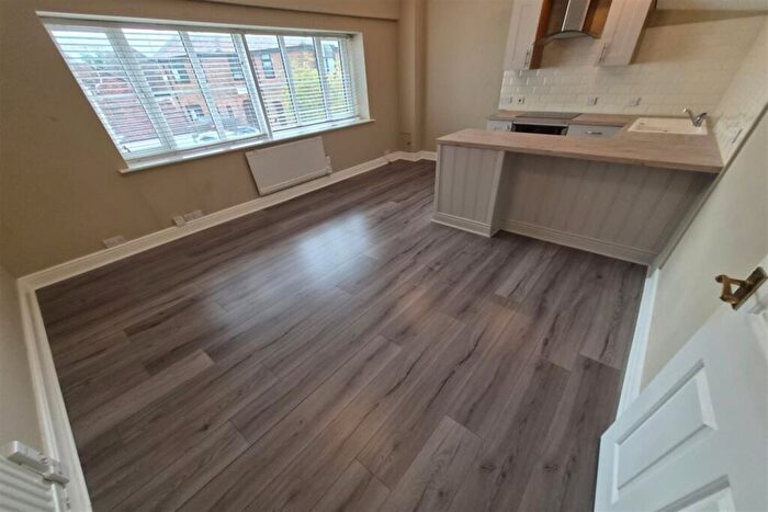 2 Bedroom Apartment To Rent In Bedroom Apartment St Floor In Godalming, GU7