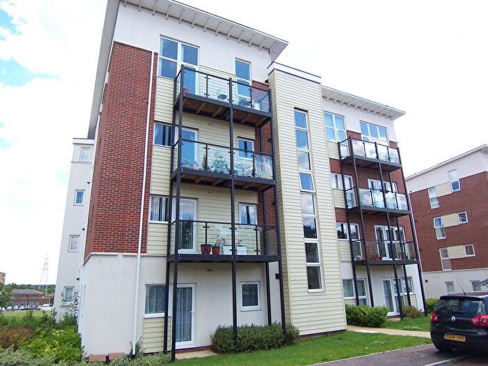 2 Bedroom Flat To Rent In Park View Road, Leatherhead, KT22
